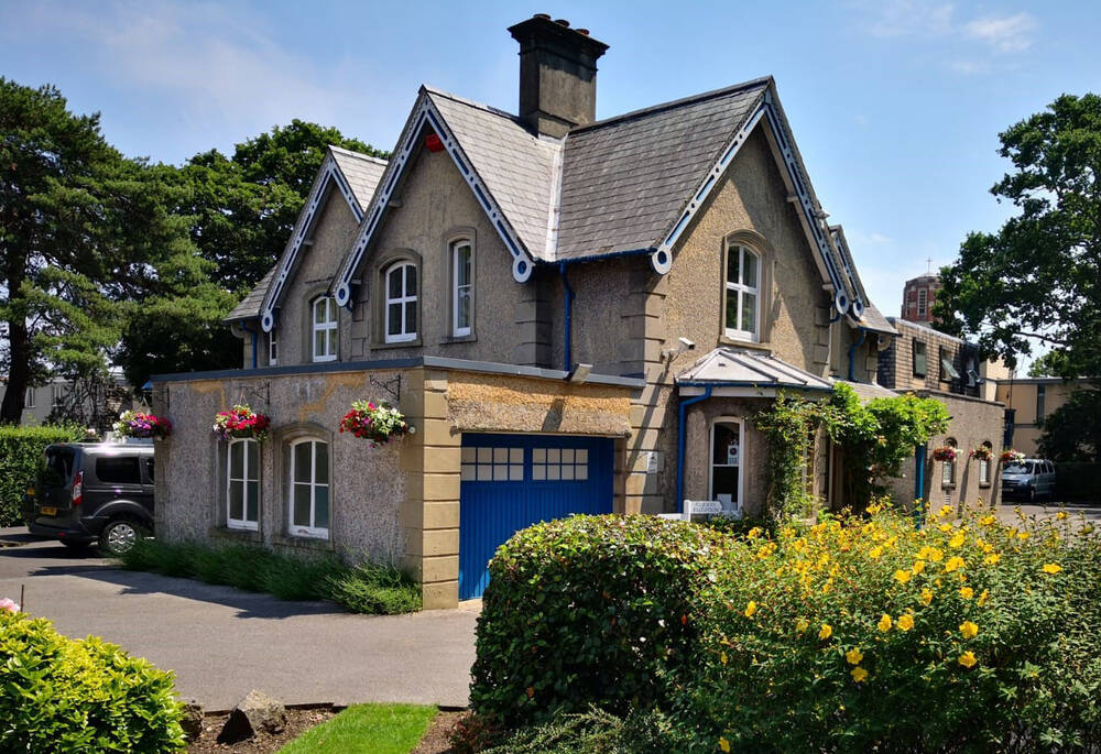 Deric Scott, Portman Lodge, Bournemouth